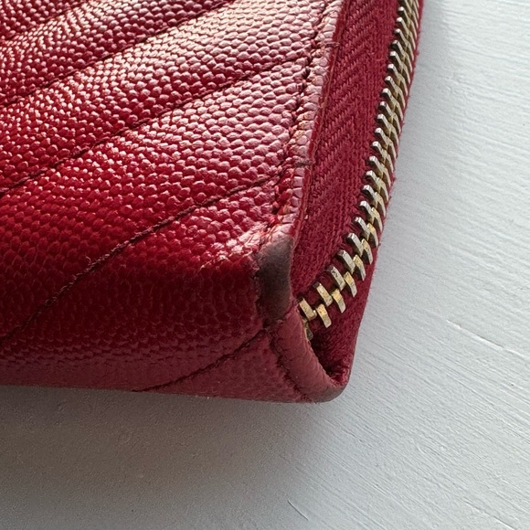 SAINT LAURENT ♡ YSL ♡ Leather Chevron Monogram Zippy Wallet ♡ COA ♡ Red ⁉️ - Picture 7 of 15